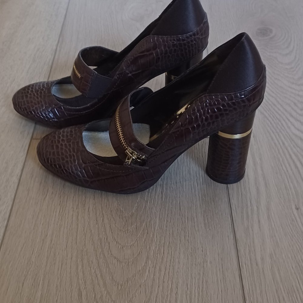 BCBG Girls snakeskin pattern leather pumps with gold detail